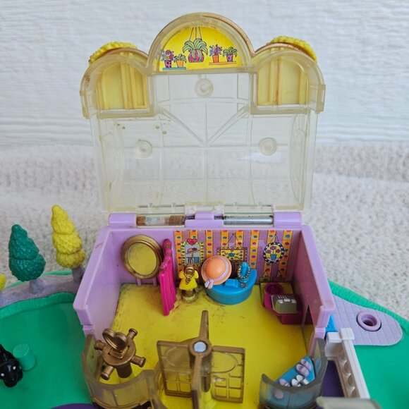 Polly Pocket Vintage 1996 Magical Movin Pollyville Playset Boutique House Toy - Picture 12 of 14